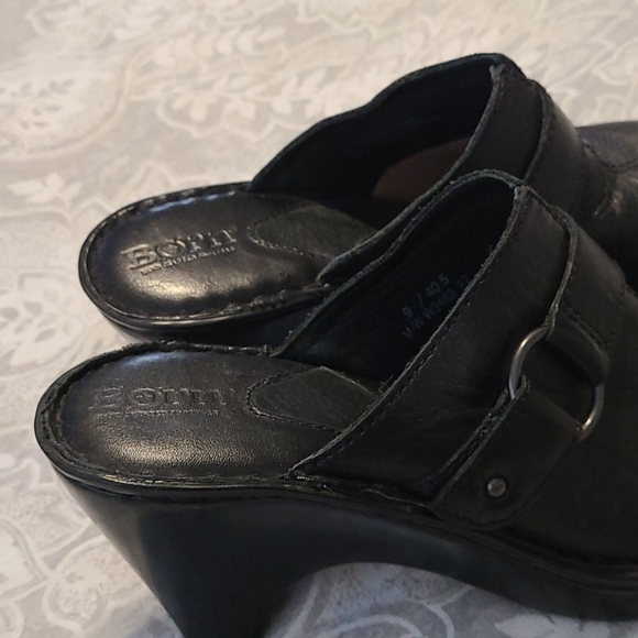 CLEARANCE /Make an offer! Born Mule Wedges sz 9 - Picture 2 of 7